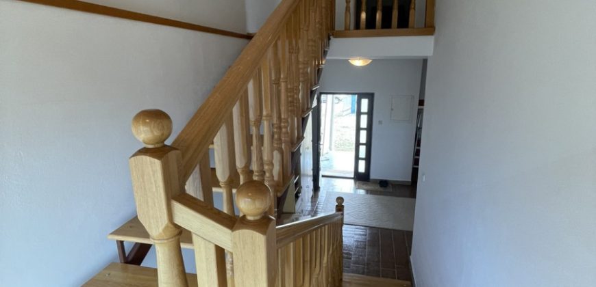 Stambeni objekat 256m2 i zemljišta 7289m2  – Dragočaj