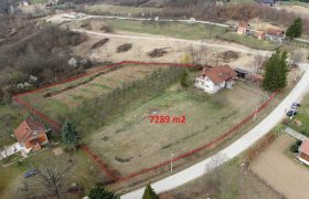 Stambeni objekat 256m2 i zemljišta 7289m2  – Dragočaj