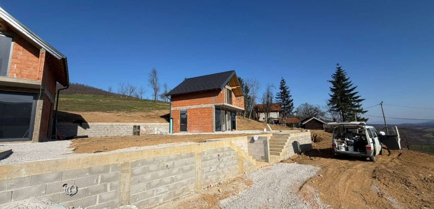 Moderna kuća sa bazenom – Jagare