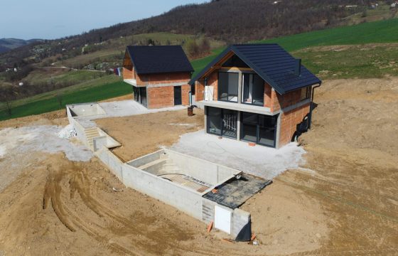 Moderna kuća sa bazenom – Jagare