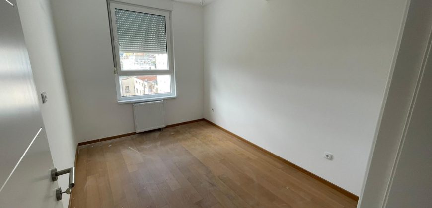 Trosoban stan 74,21m2 sa garažnim mjestom – Centar