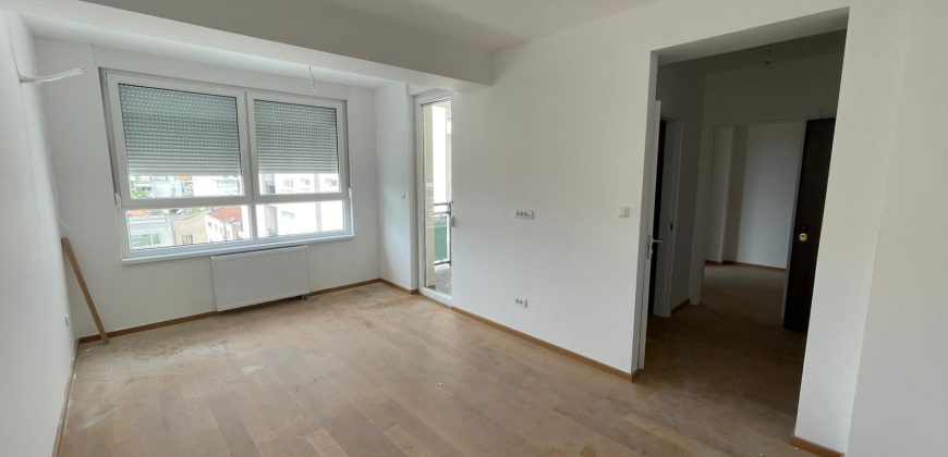 Trosoban stan 74,21m2 sa garažnim mjestom – Centar