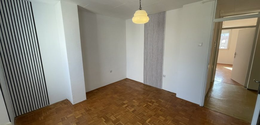 Trosoban stan 83 m2 – Centar