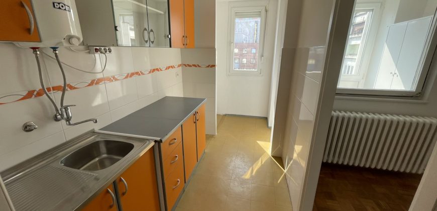 Trosoban stan 83 m2 – Centar