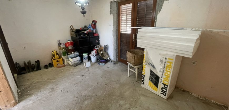 Vikendica 70 m2 i placa 1070m2 – Slatina