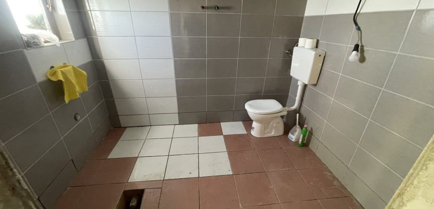 Vikendica 70 m2 i placa 1070m2 – Slatina