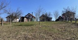 Vikendica 70 m2 i placa 1070m2 – Slatina