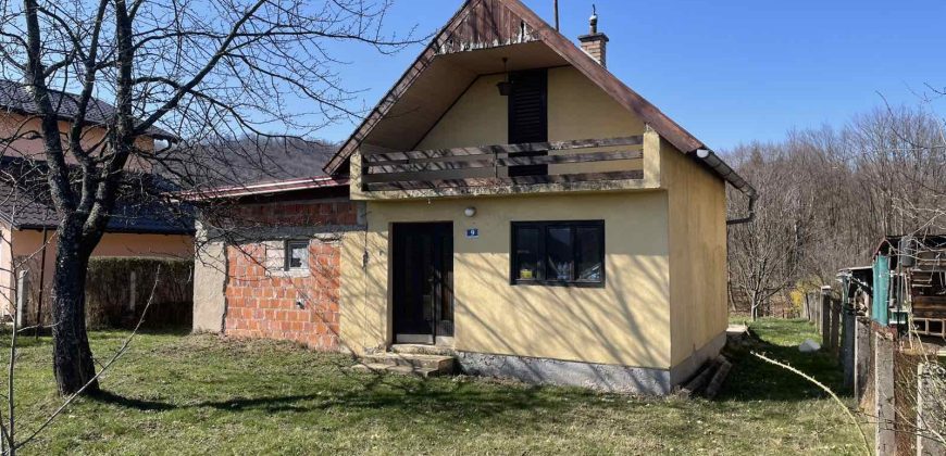 Vikendica 70 m2 i placa 1070m2 – Slatina