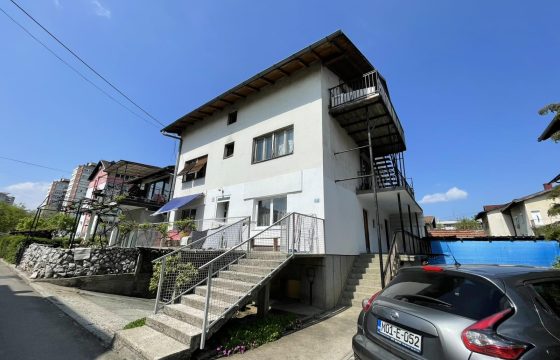 Četvorosoban stan 80m2 (sprat kuće) – Borik