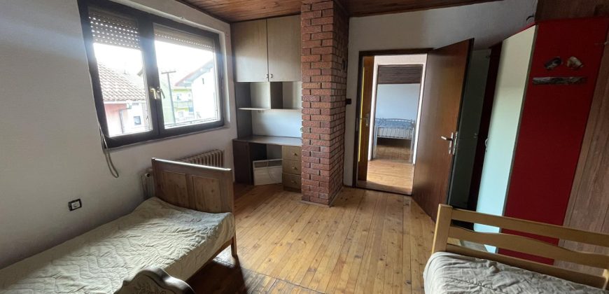 Četvorosoban stan 80m2 (sprat kuće) – Borik