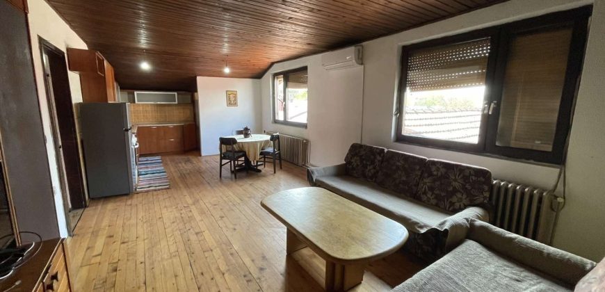 Četvorosoban stan 80m2 (sprat kuće) – Borik