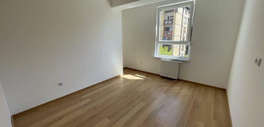 Dvosoban stan 64m2 sa garažnim mjestom – Centar