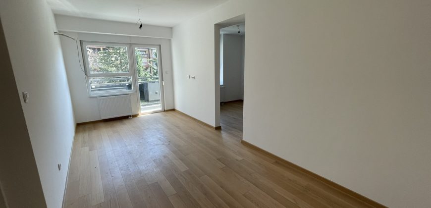 Dvosoban stan 64m2 sa garažnim mjestom – Centar