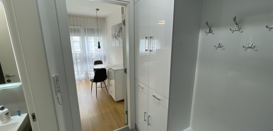 Garsonjera 28m2 sa parking mjestom – Nova Varoš