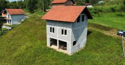 Kuća 100 m2 na placu od 1363 m2 – Ramići