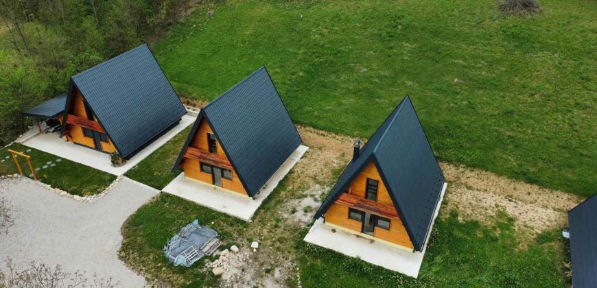 Prodaju se tri vikendice – Jagare