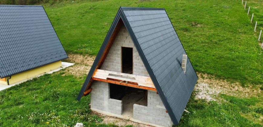 Prodaju se tri vikendice – Jagare