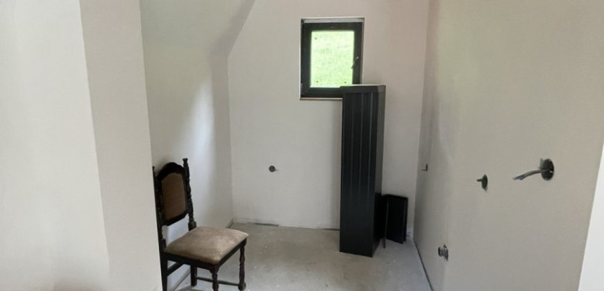 Prodaju se tri vikendice – Jagare