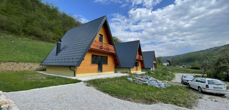 Prodaju se tri vikendice – Jagare