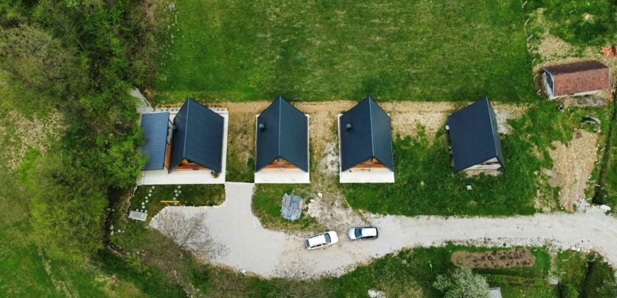Vikendica 60 m2 sa zemljištem 435 m2 – Jagare