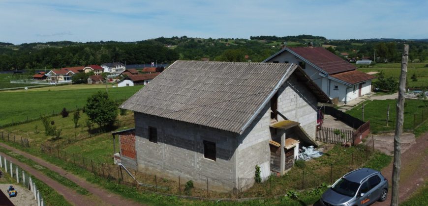 Kuća sa pomoćnim objektima – Veliko Blaško