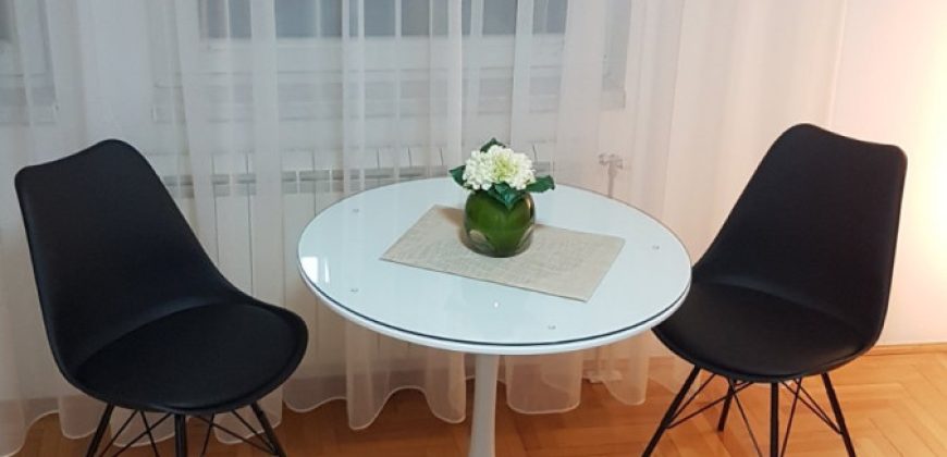 Dvosoban stan 40m2 sa garažnim mjestom – Mejdan