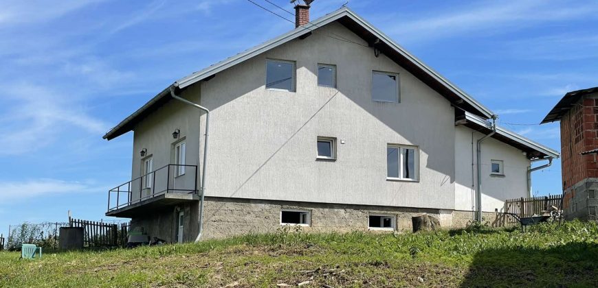 Kuća sa pomoćnim objektima – Veliko Blaško