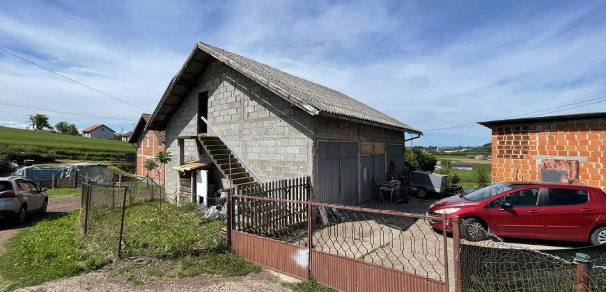 Kuća sa pomoćnim objektima – Veliko Blaško