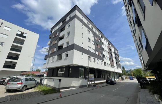 Trosoban stan 54m2 sa garažnim mjestom – Ada