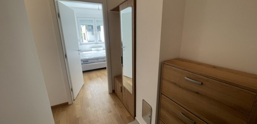 Trosoban stan 54m2 sa garažnim mjestom – Ada