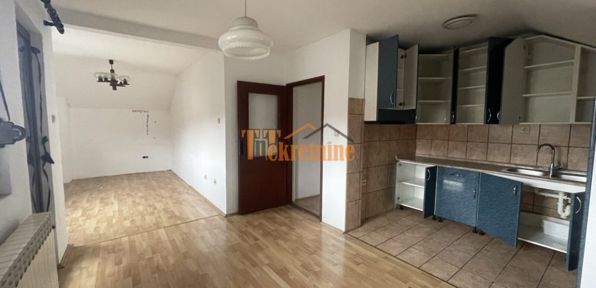 Stambeno poslovni objekat (kuća) 300 m2 – Lauš