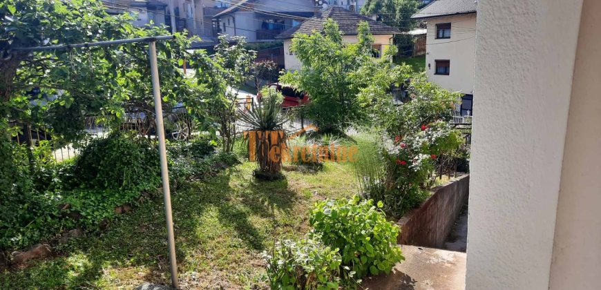 Stambeno poslovni objekat (kuća) 300 m2 – Lauš