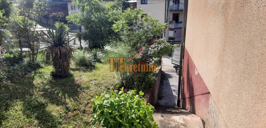 Stambeno poslovni objekat (kuća) 300 m2 – Lauš