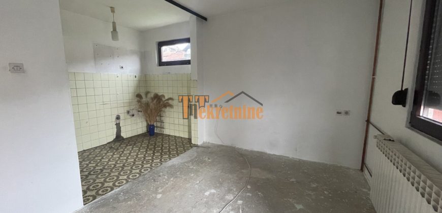 Stambeno poslovni objekat (kuća) 300 m2 – Lauš