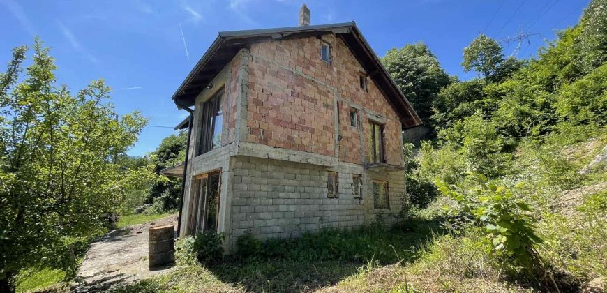 Stambeni objekat (kuća) 98 m2 – Lauš