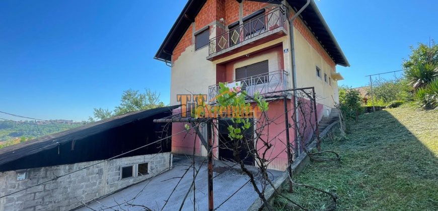Stambeno poslovni objekat (kuća) 300 m2 – Lauš