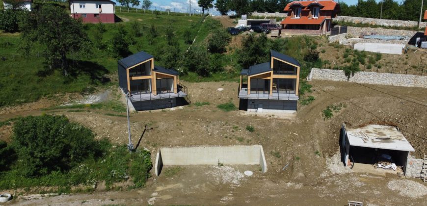 Dvije kuće sa panoramskim pogledom – Starčevica