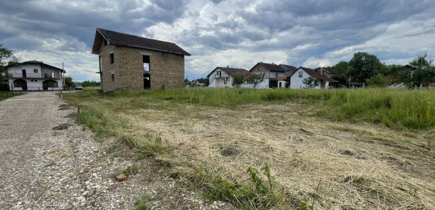 Prodaju se placevi 553m2 i 599m2 – Jablan