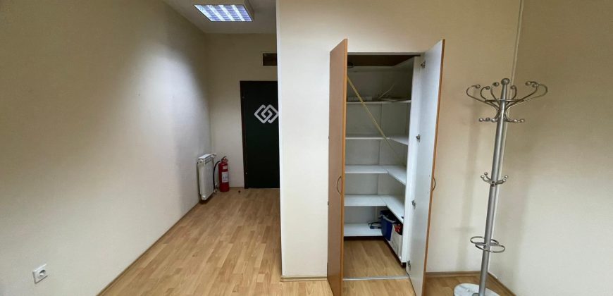 Poslovni prostor 87 m2 – Centar