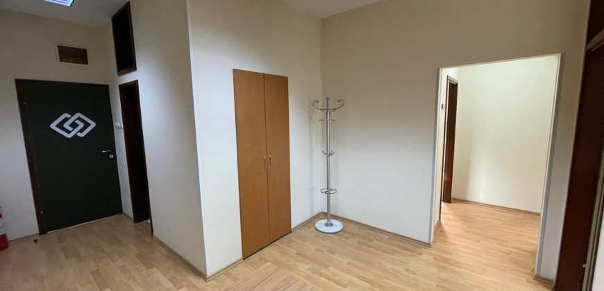 Poslovni prostor 87 m2 – Centar