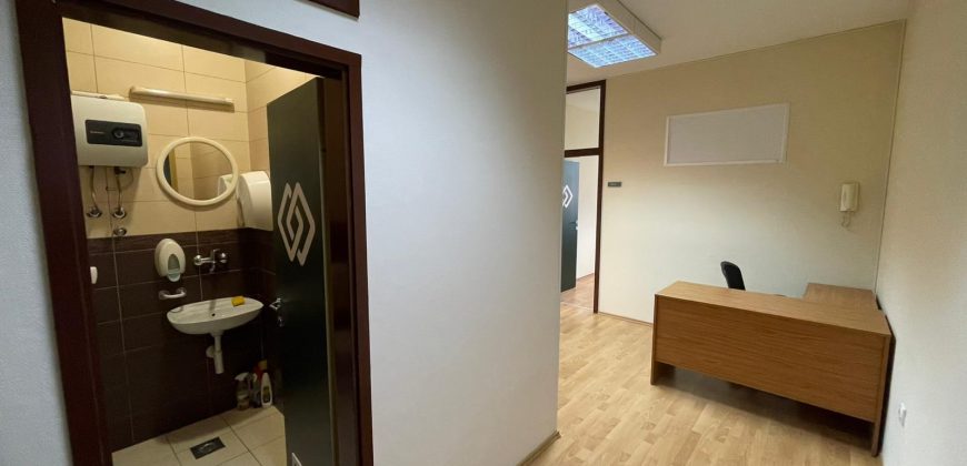 Poslovni prostor 87 m2 – Centar