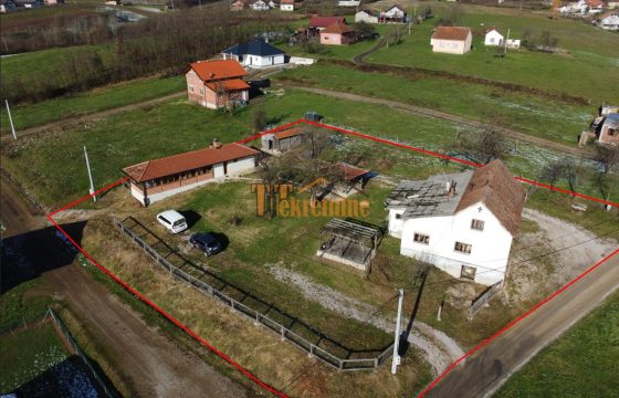 Prodaje se kuća sa ladarom – Kuljani