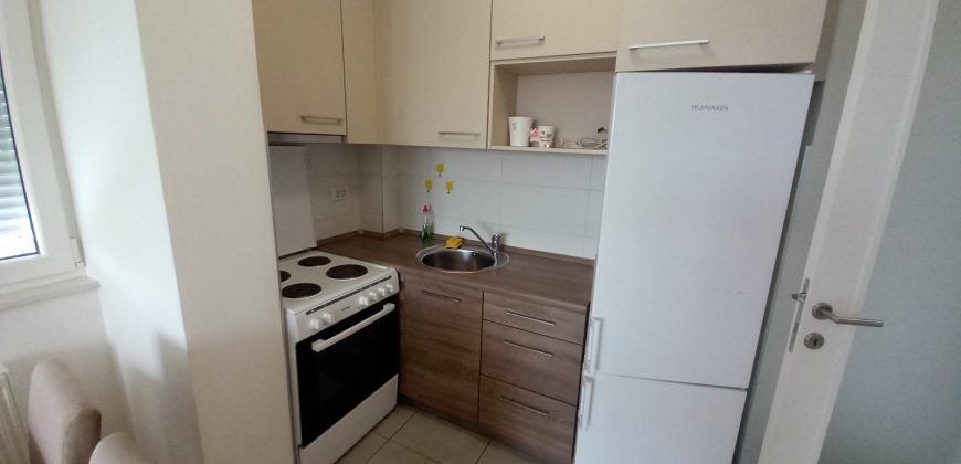Dvoiposoban stan 45 m2 – Ada