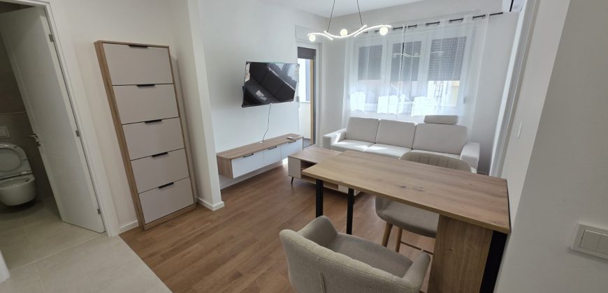 Dvosoban stan sa garažnim mjestom 38 m2 – Centar