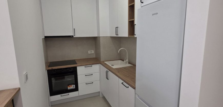 Dvosoban stan sa garažnim mjestom 38 m2 – Centar