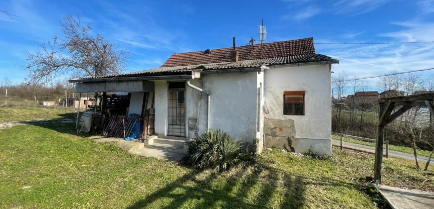 Prodaje se kuća sa ladarom – Kuljani