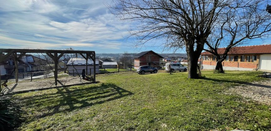 Prodaje se kuća sa ladarom – Kuljani