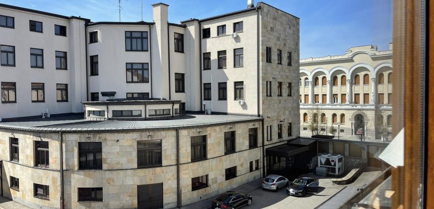 Poslovni prostor 210 m2 – Centar