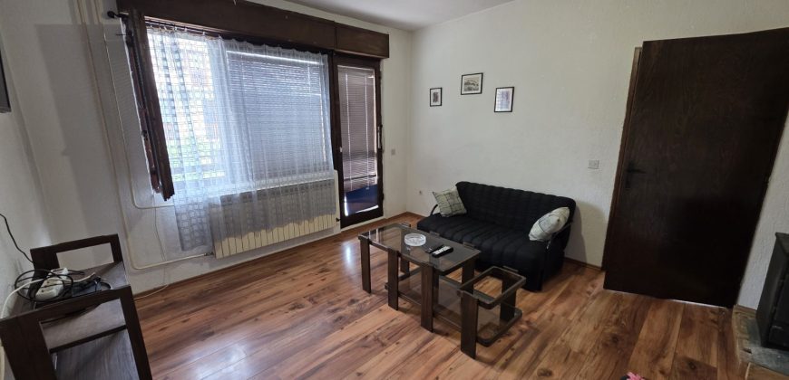 Konforan trosoban stan 100 m2 – Petrićevac