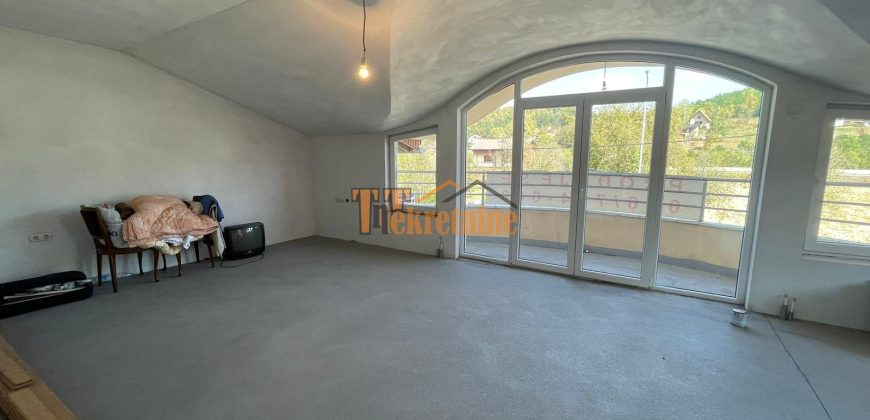 Stambeno poslovni objekat 280 m2 – Glamočani